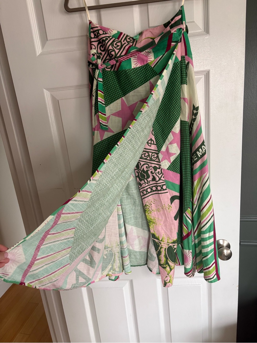 FARM Rio Green and Pink Printed A-Line Wrap Skirt - Picture 3 of 9